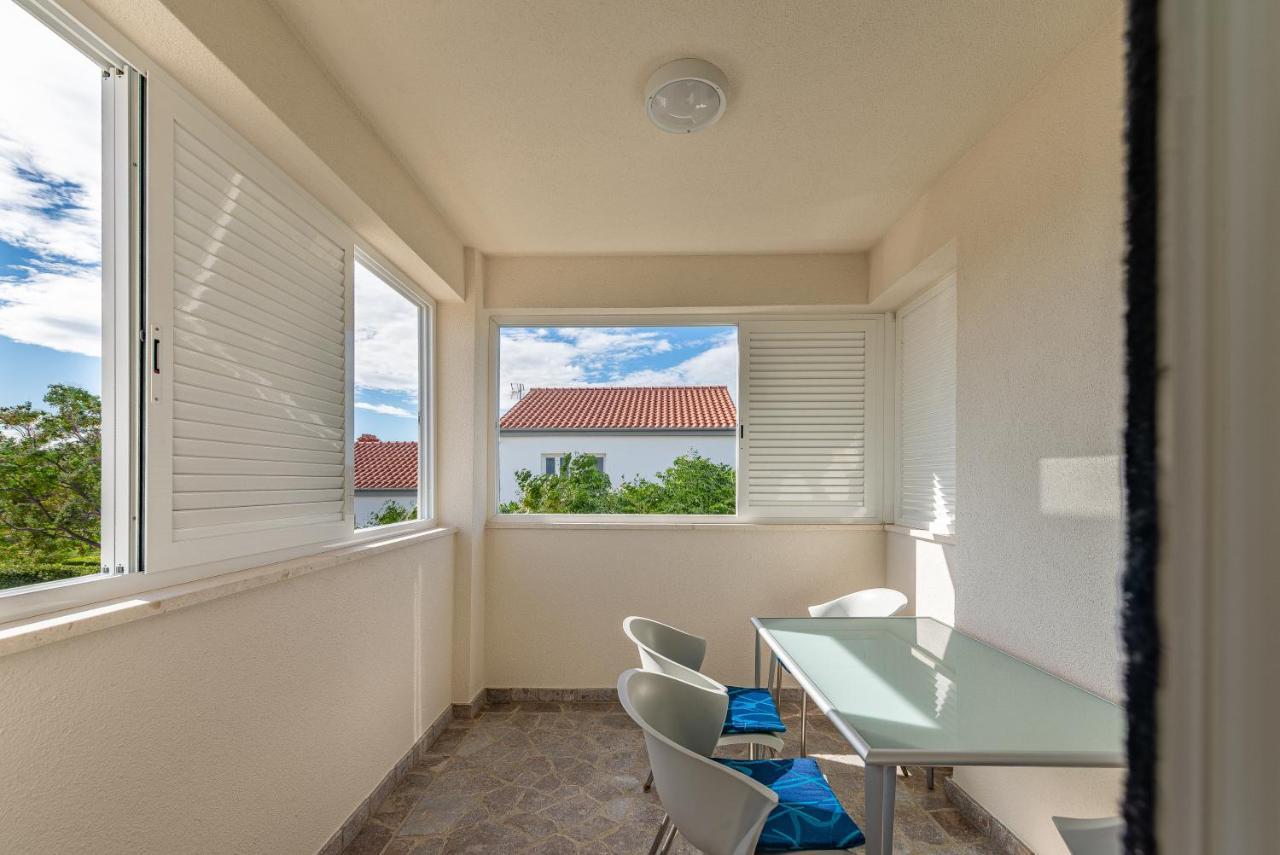 Apartamento Hibiskus App2 Vir Exterior foto