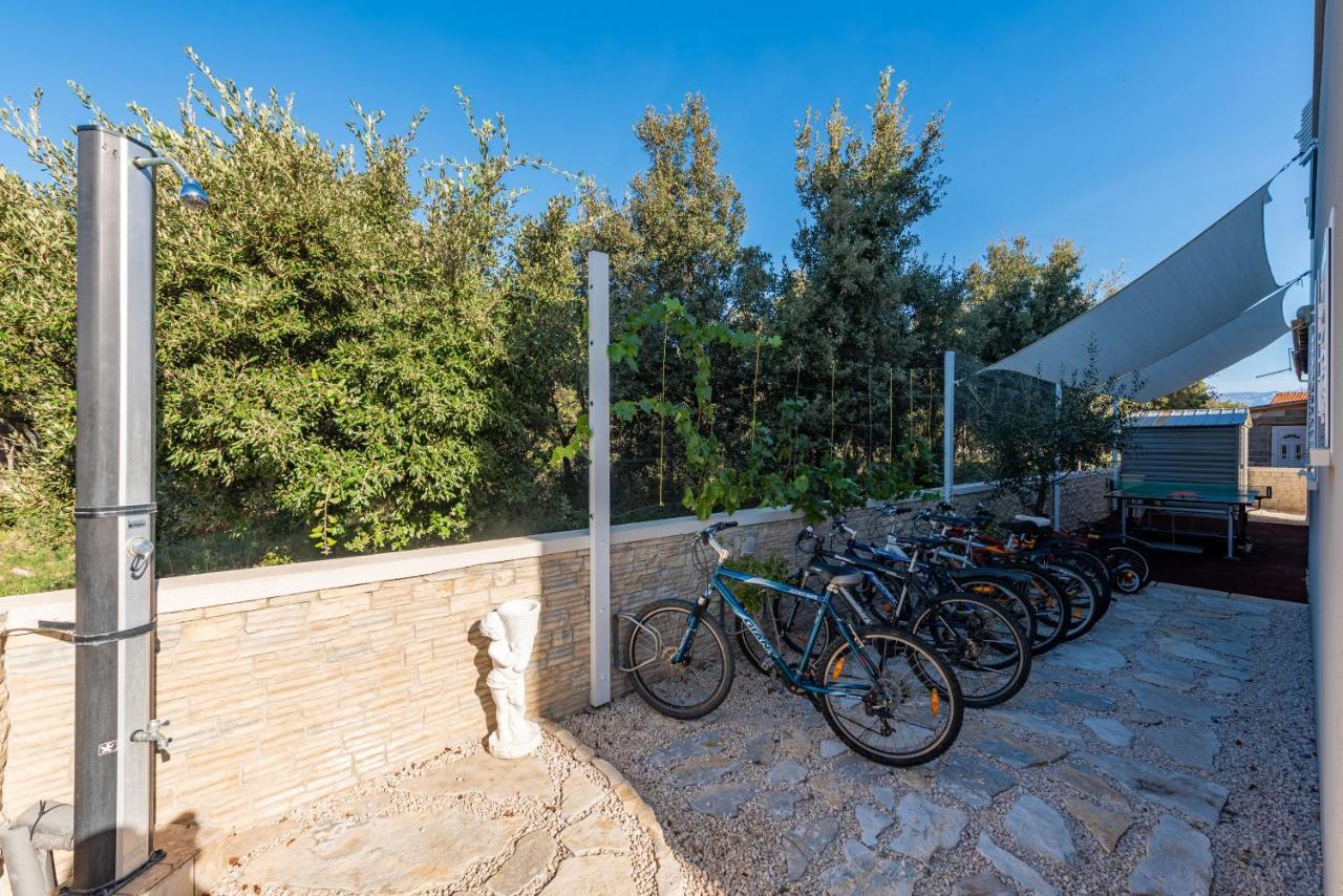 Apartamento Hibiskus App2 Vir Exterior foto